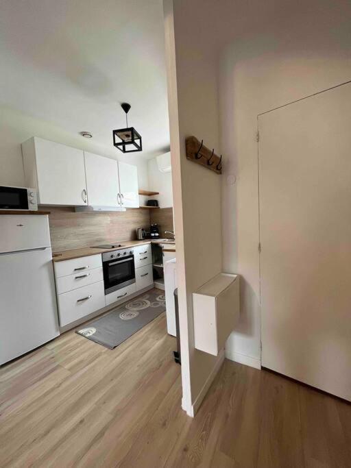 Appartement Centre : Climatise Avec Fibre, Wifi Et Parking Linas