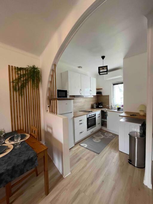 Centre : Climatise Avec Fibre, Wifi Et Parking Appartement