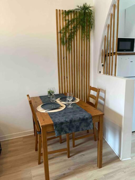 Appartement Centre : Climatise Avec Fibre, Wifi Et Parking Linas